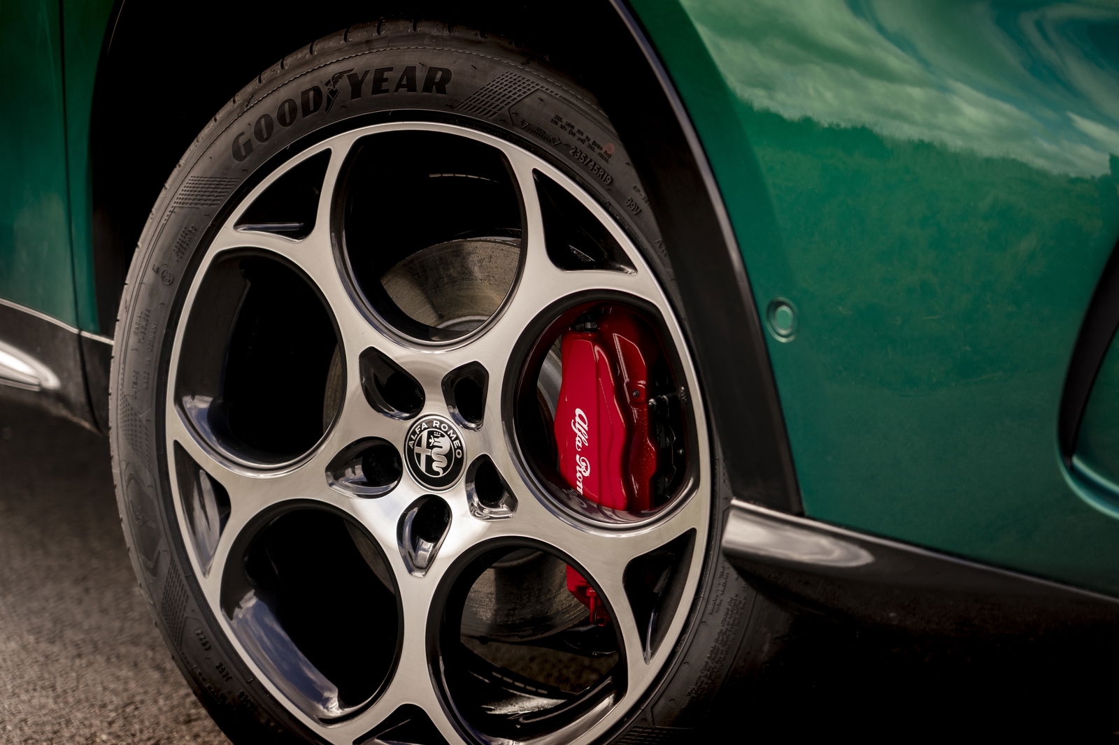 Alfa Romeo Tonale - wheel detail