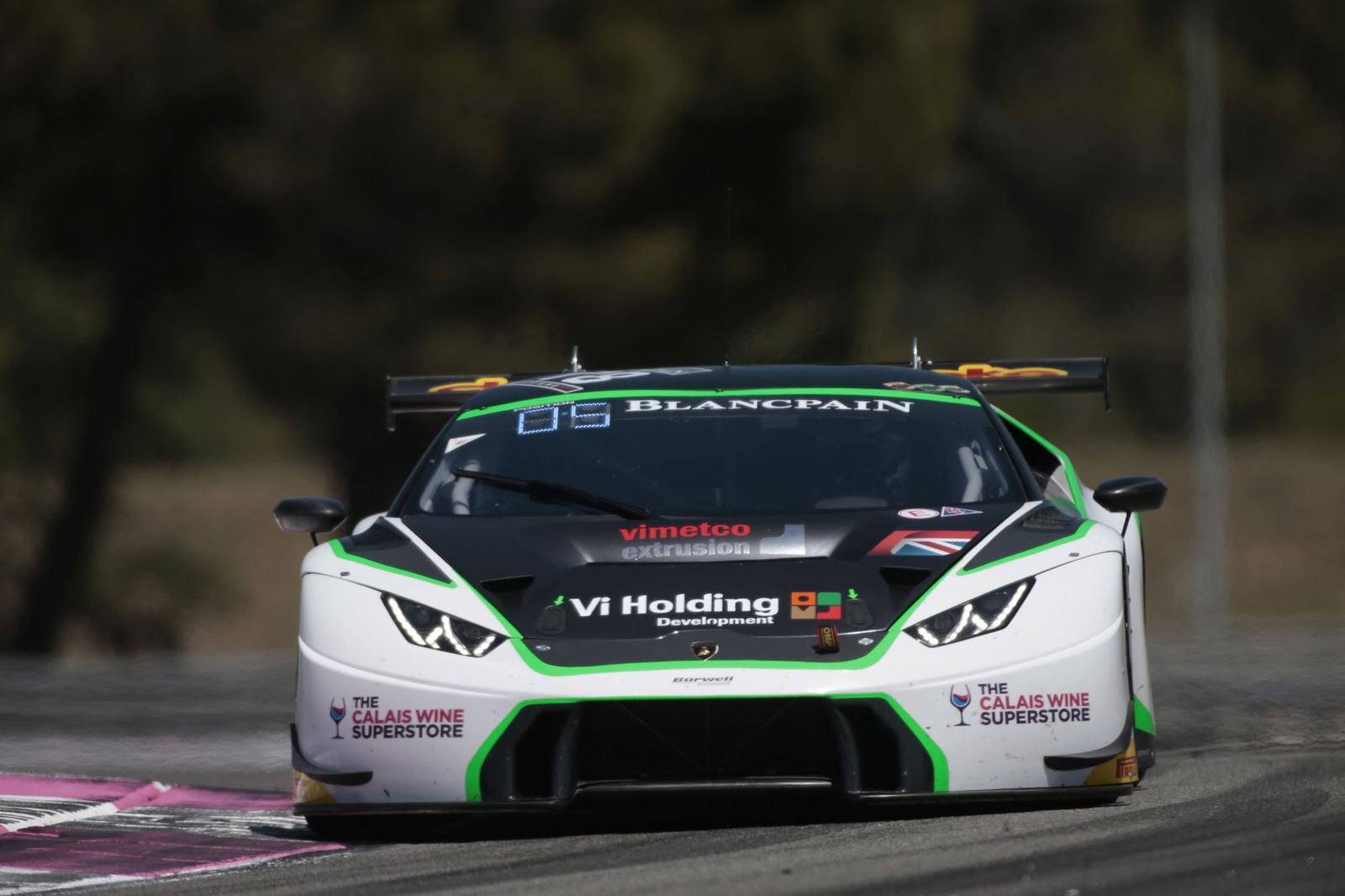 Phil Keen's Lamborghini Huracan in the 2016 Blancpain Endurance Series