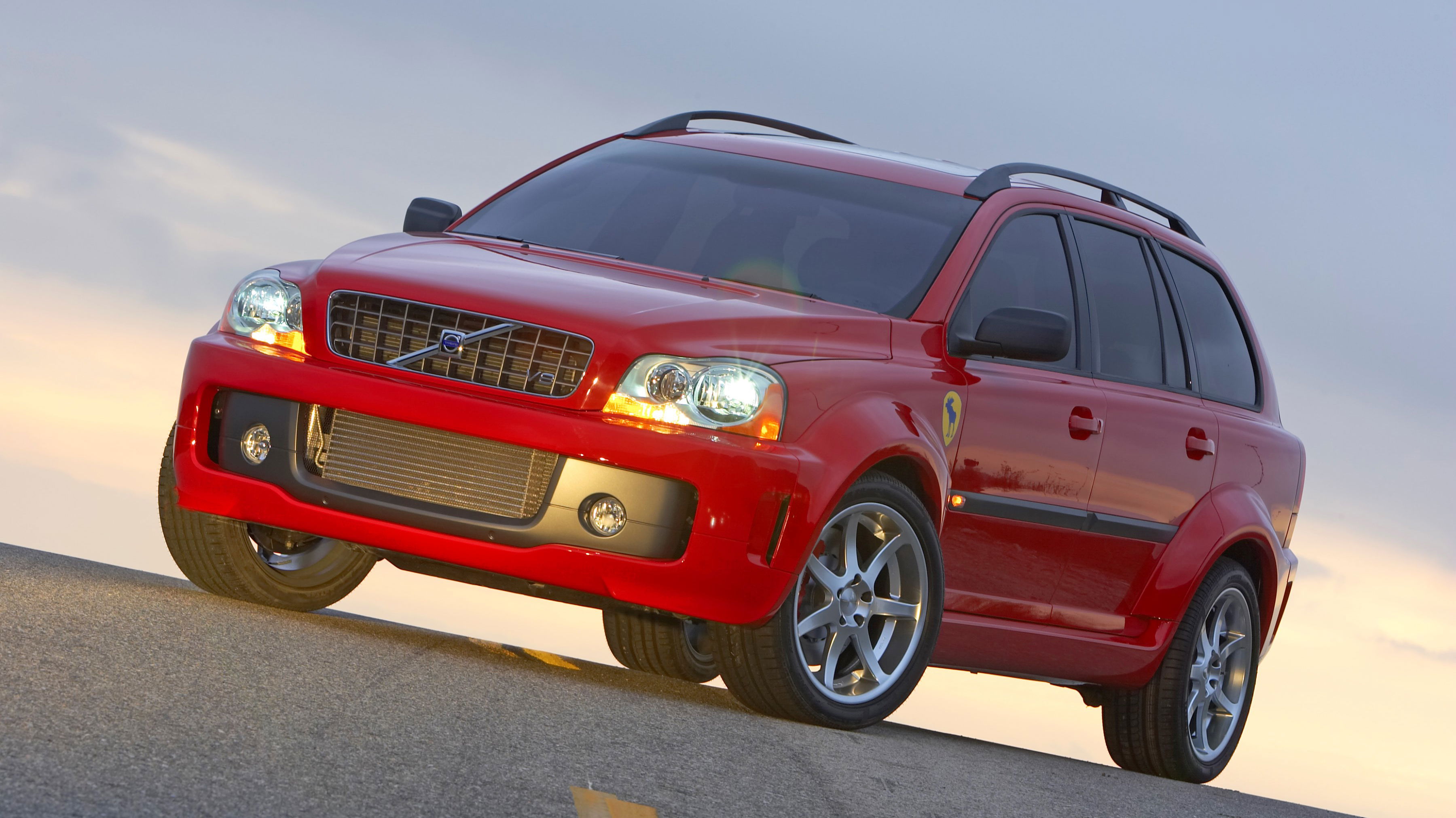 Volvo XC90 PUV - front