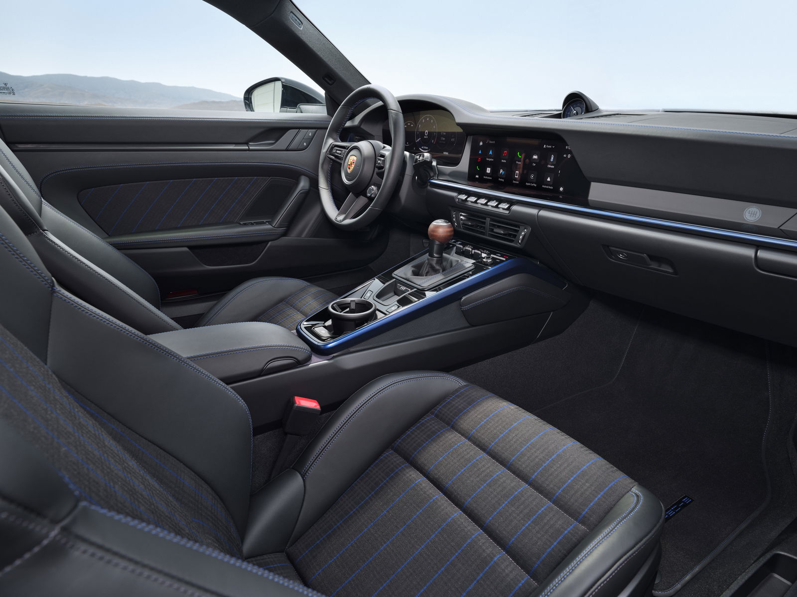 Porsche 911 Carrera T 992.2 - interior