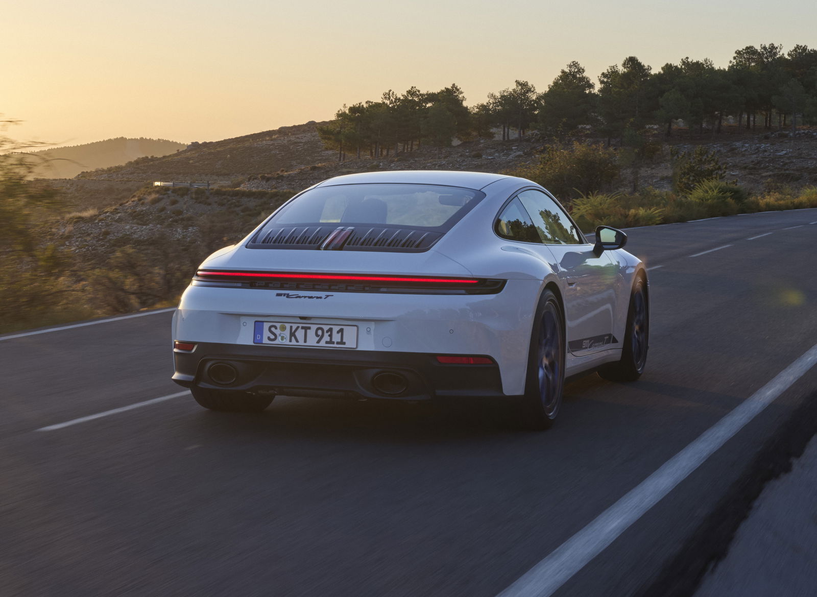 Porsche 911 Carrera T 992.2 - rear