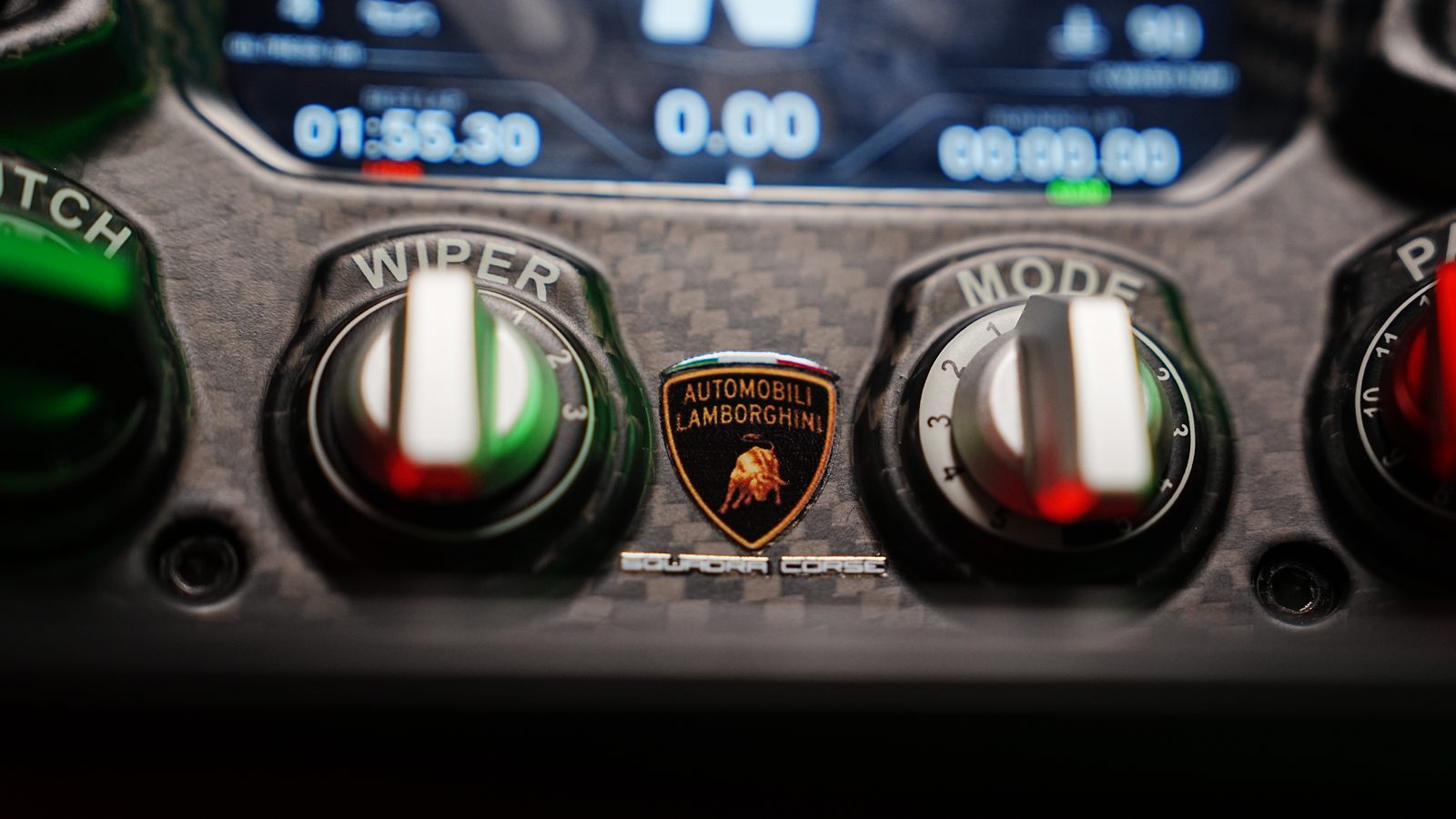 Moza’s Lamborghini Essenza SCV12 Sim Racing Wheel Is A Thing Of Beauty