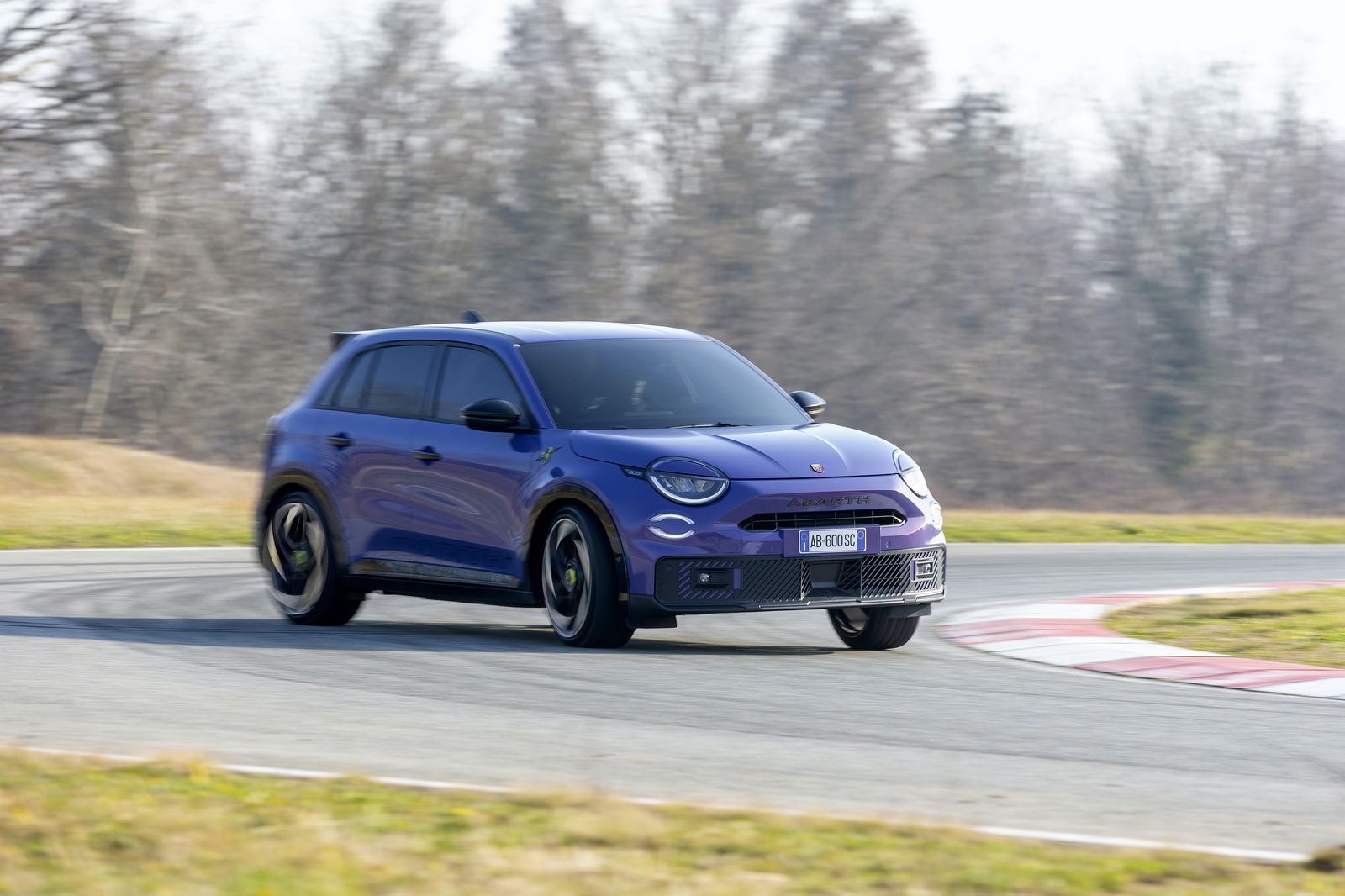 Abarth 600e - front