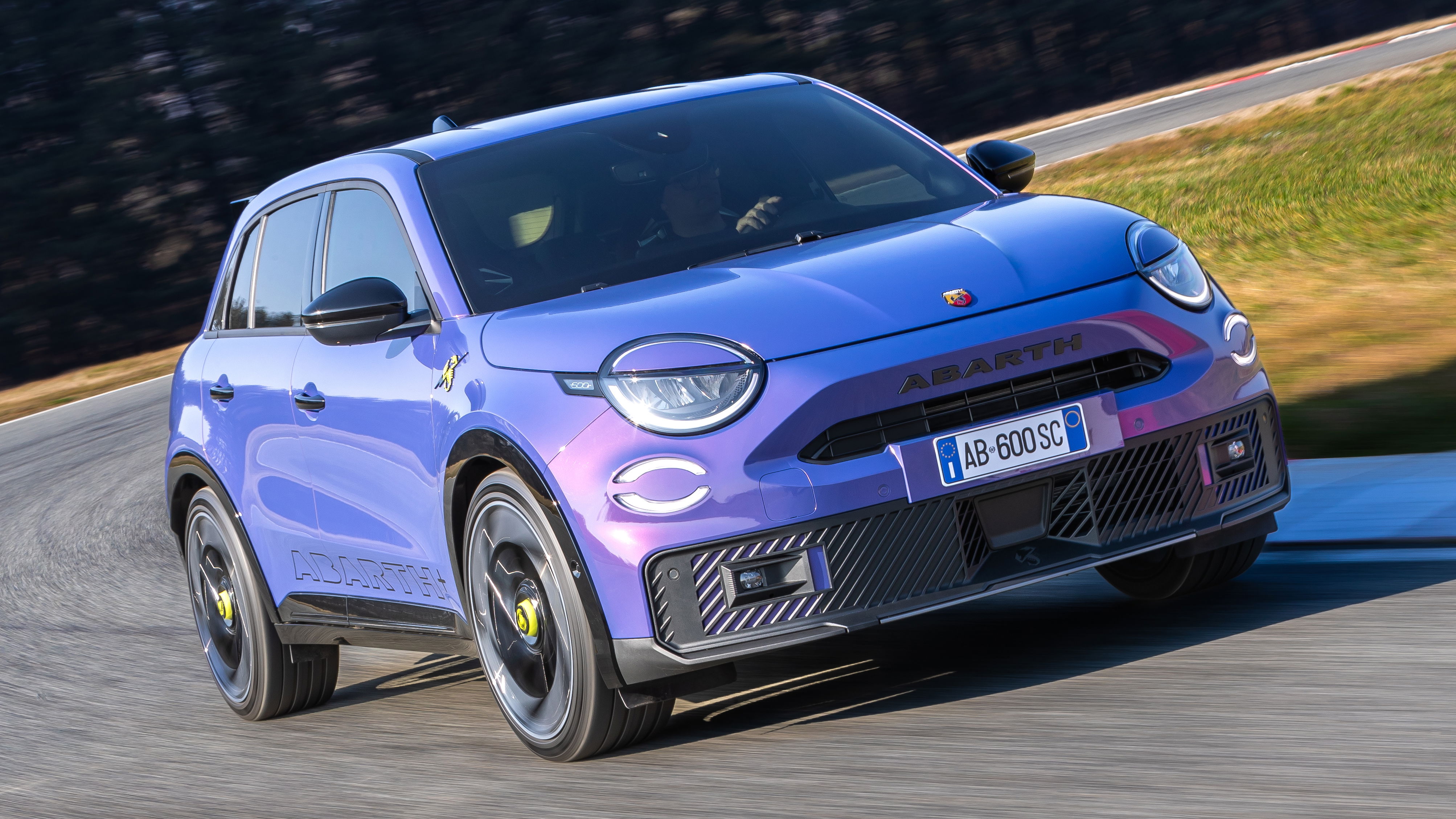 Abarth 600e - front