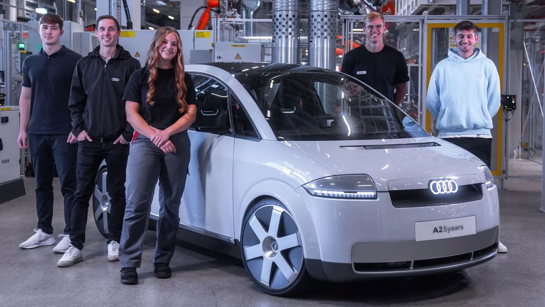 Audi A2 e-tron and apprentices 