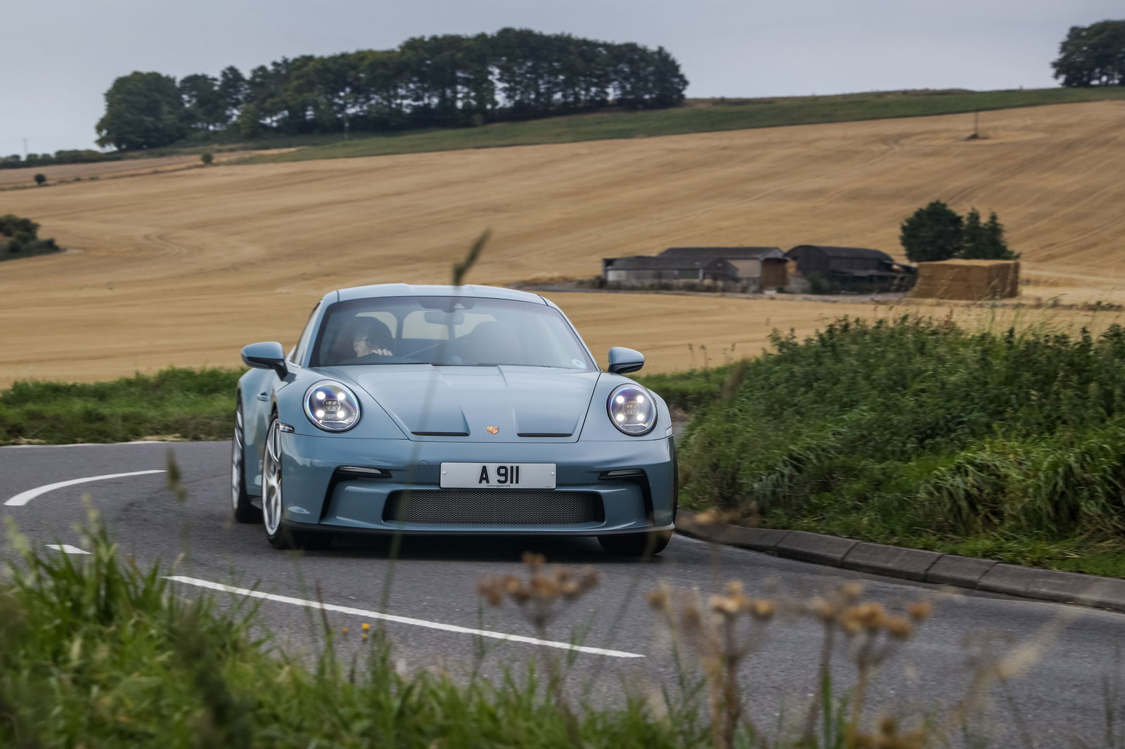 Porsche 911 S/T, front, driving