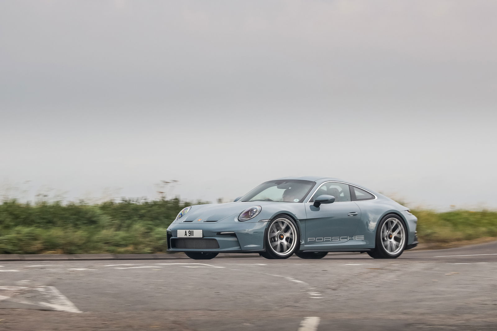 Porsche 911 S/T, front, driving