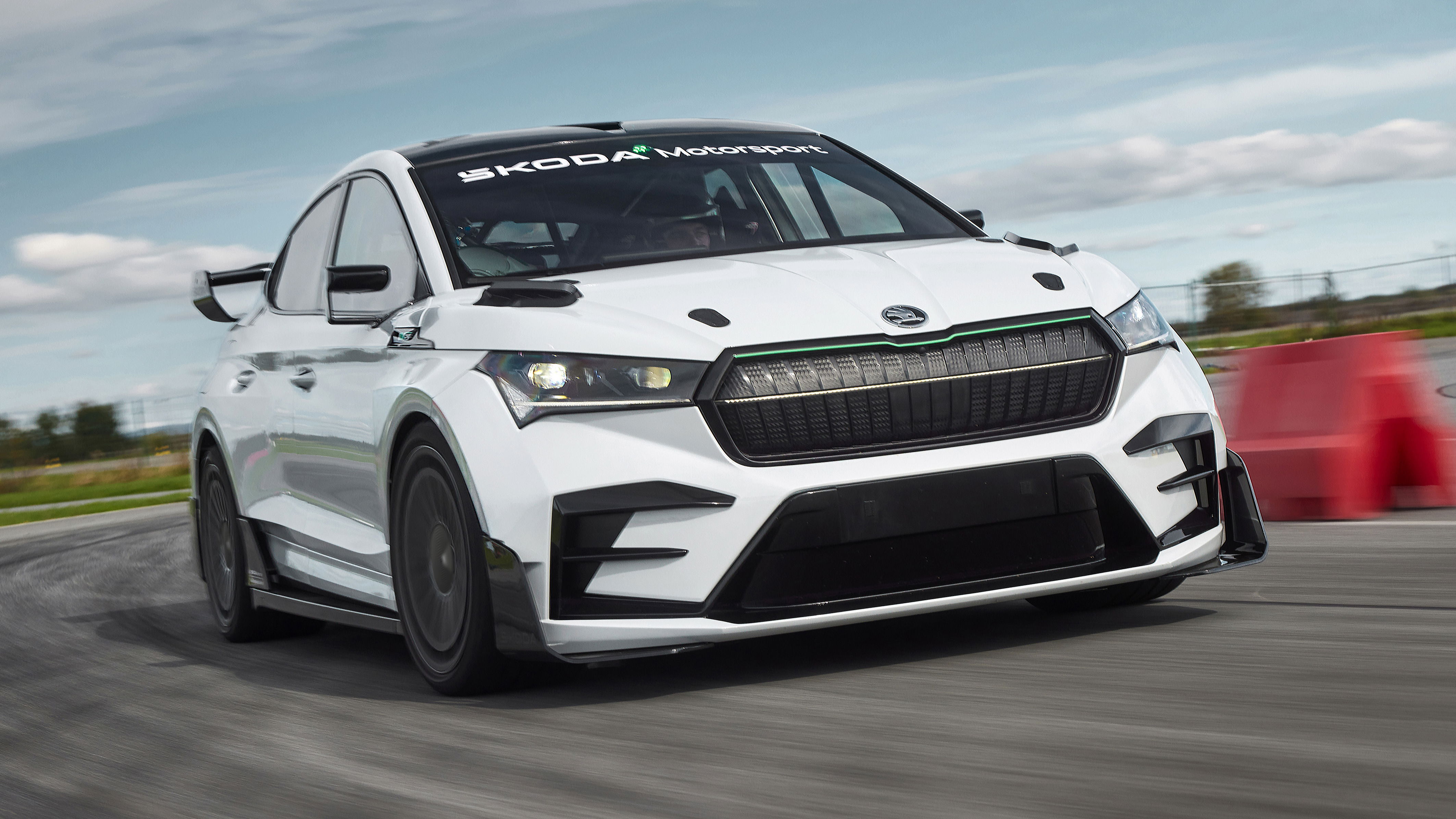 Skoda Enyaq RS Race - front