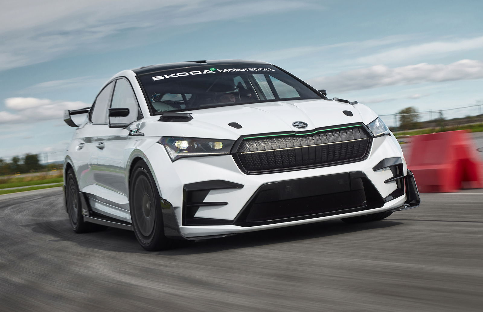 Skoda Enyaq RS Race - front
