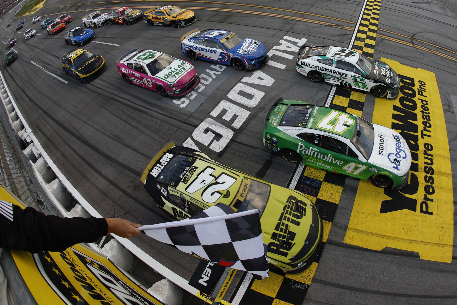 The YellaWood 500 field crosses the line in overtime © Sean Gardner/Getty Images