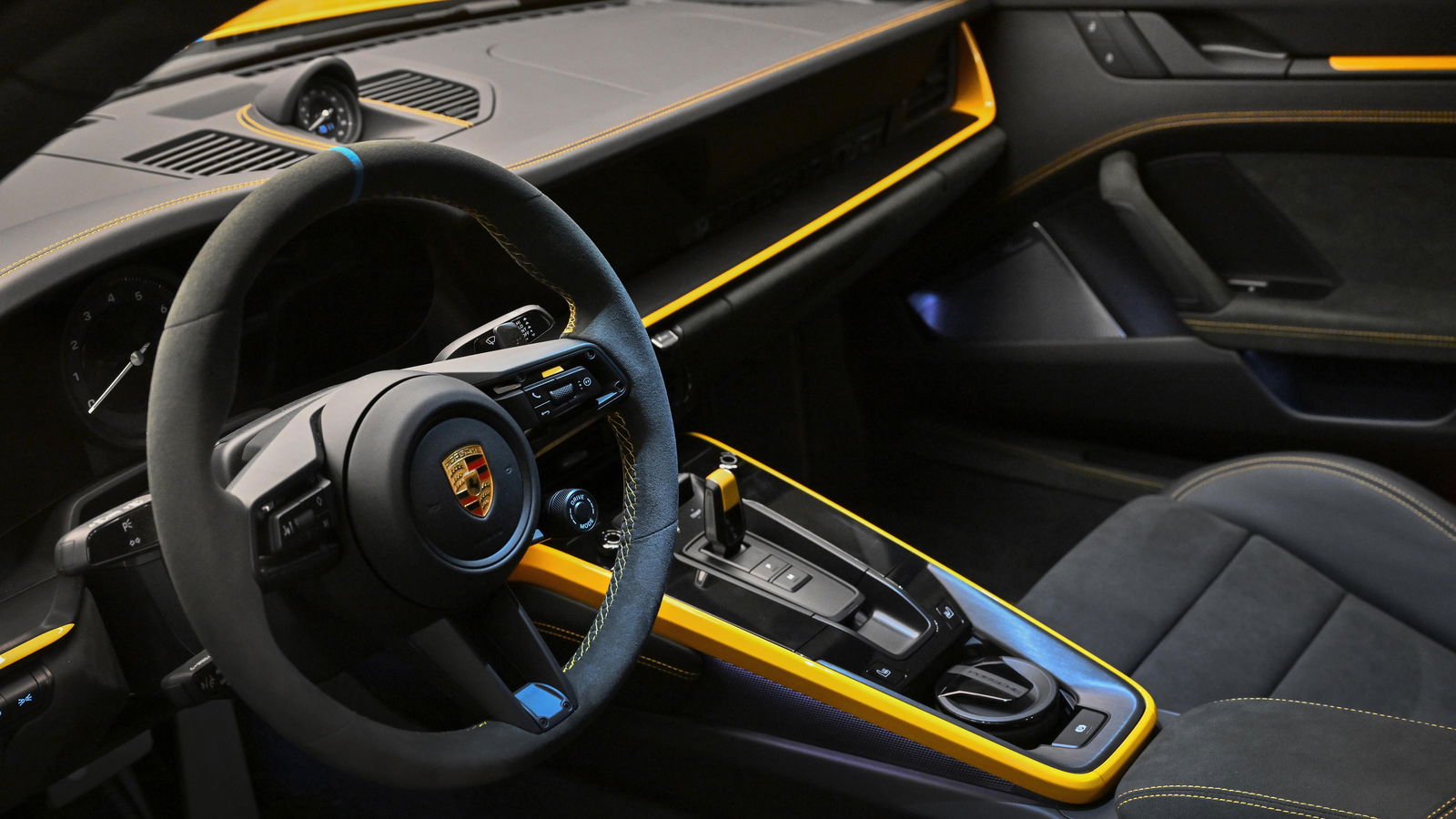 Porsche 911 Dakar - interior