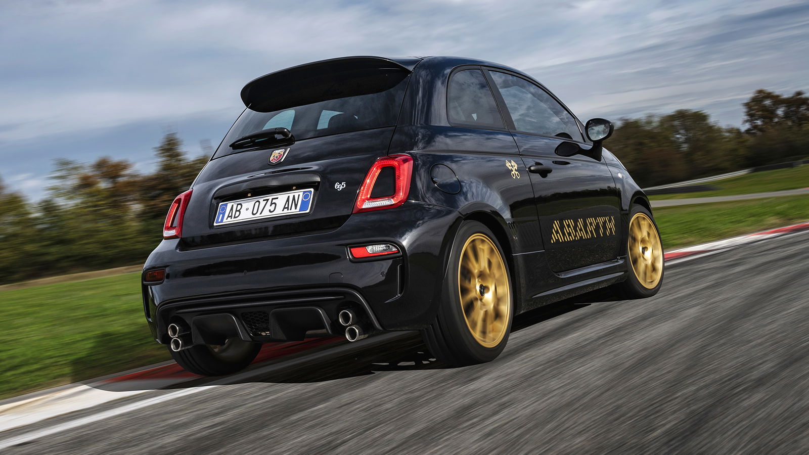 Abarth 695 75 Anniversario, rear 3/4, driving