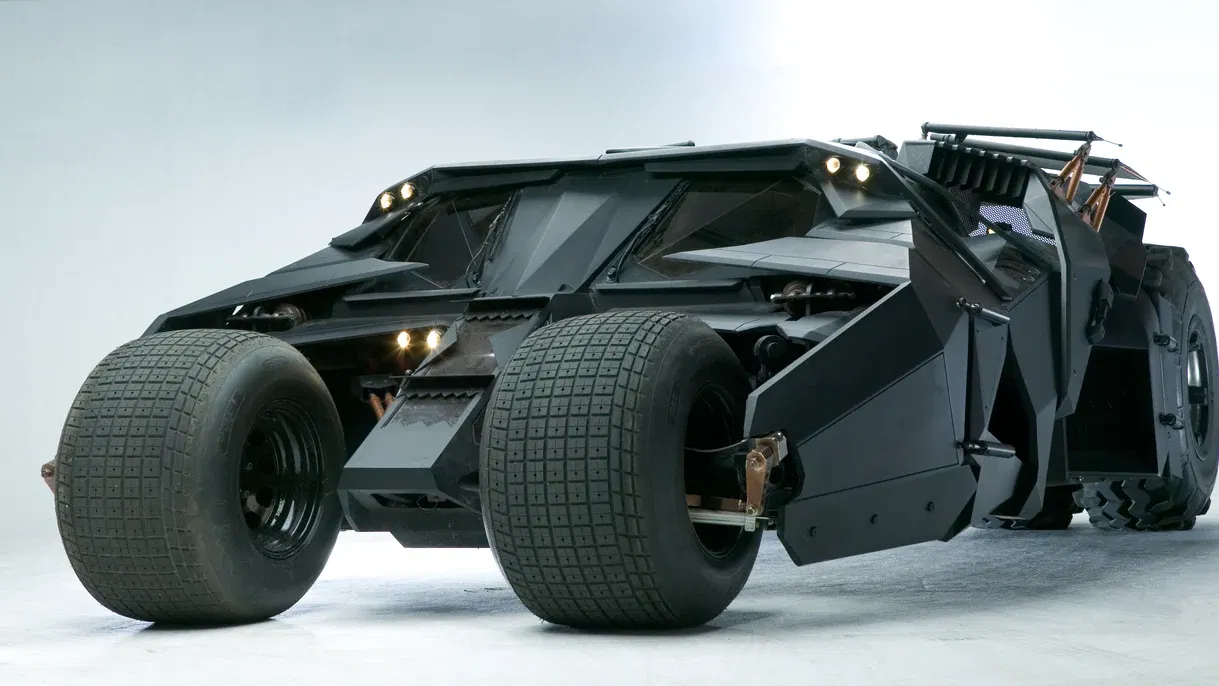 Tumbler Batmobile replica - front