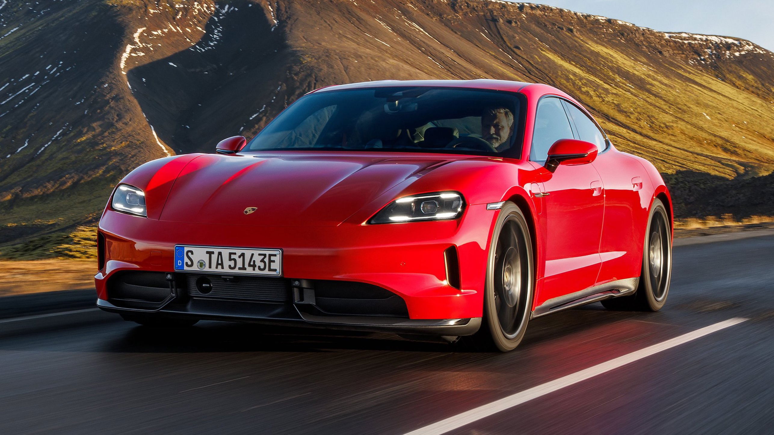Porsche Taycan GTS - front