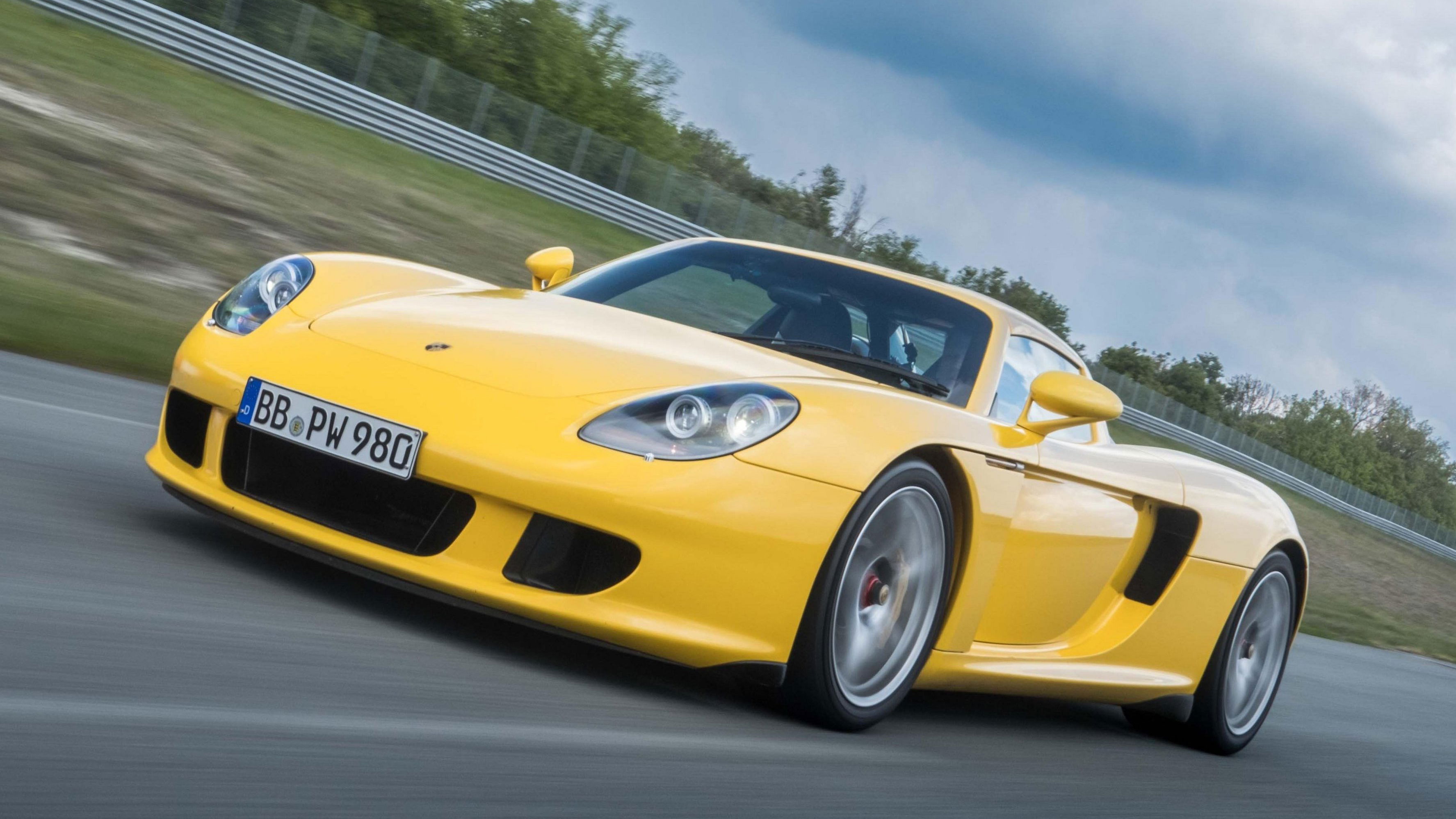 Porsche Carrera GT - front