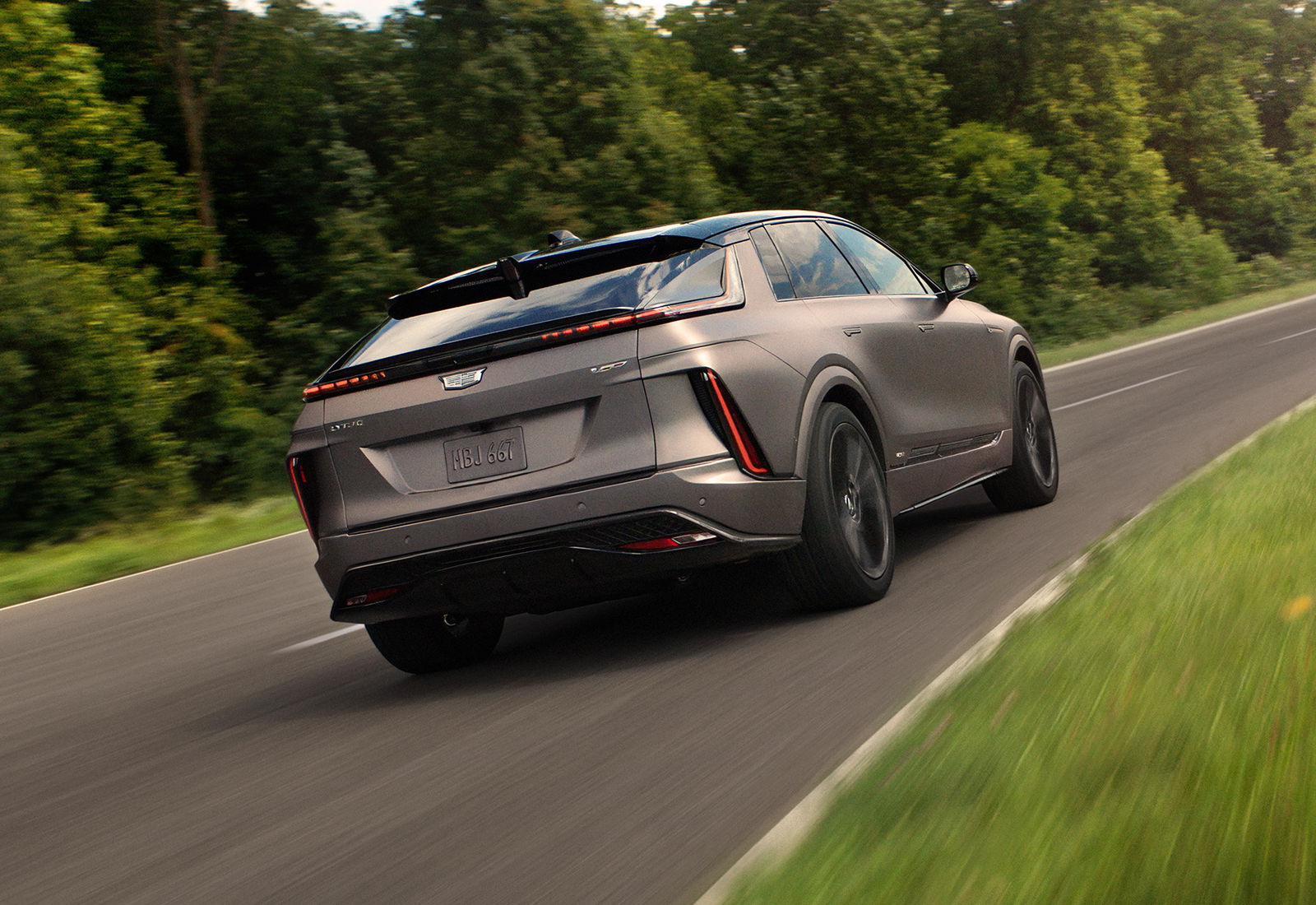 Cadillac Lyriq-V - rear
