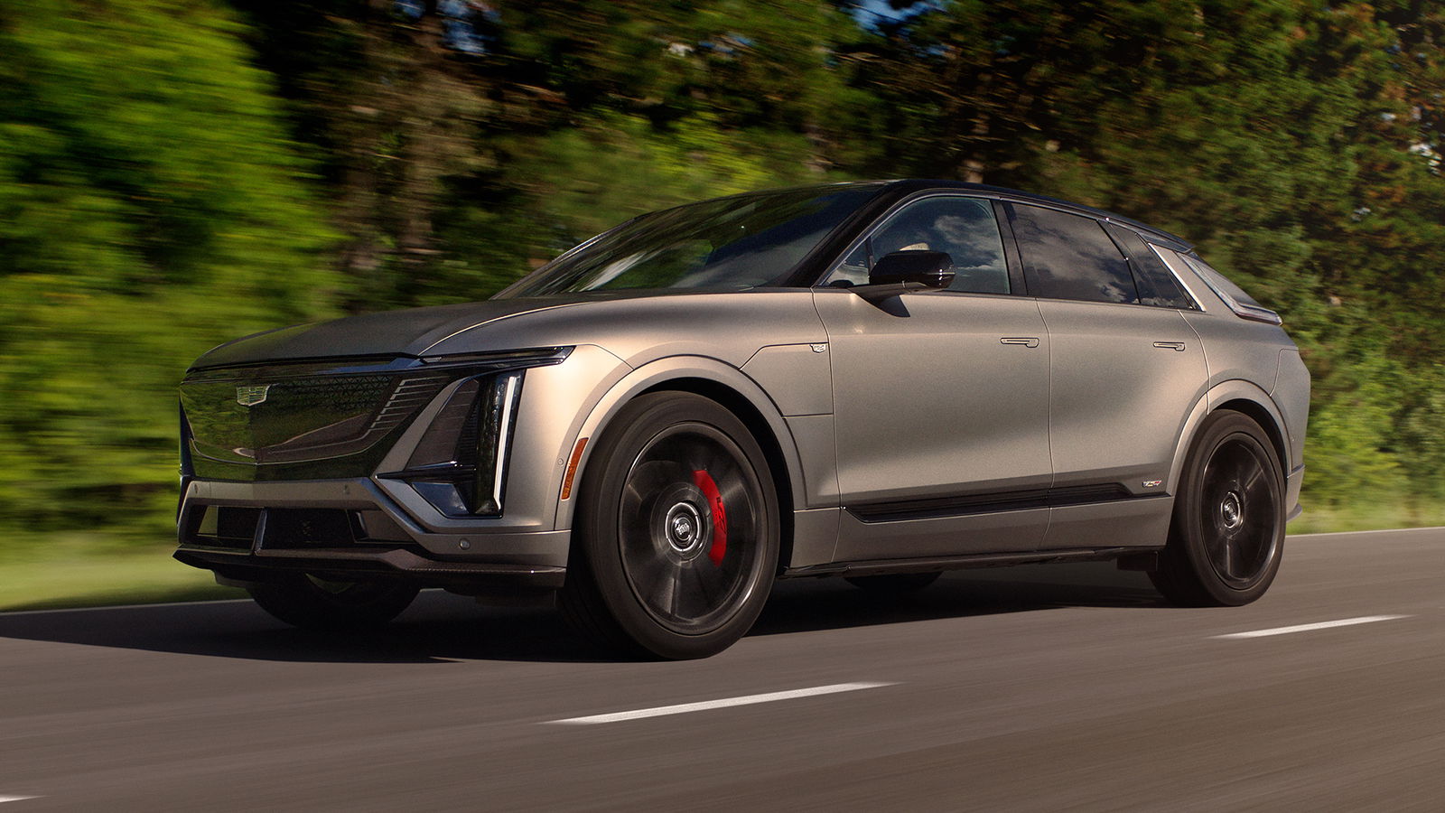 Cadillac Lyriq-V - front