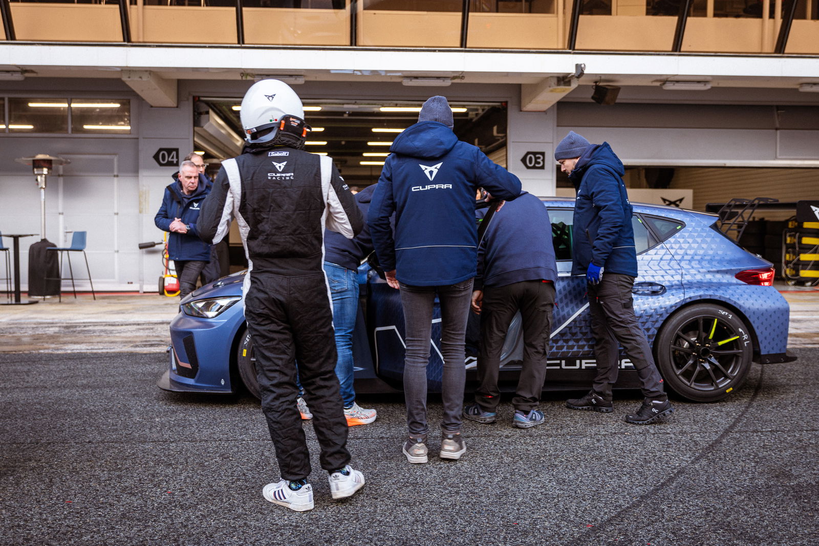 What It’s Like To Drive A Real Race Car For The First Time