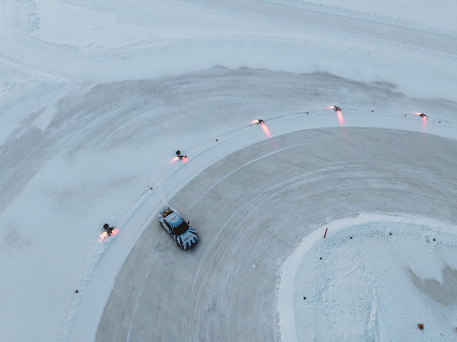 Porsche Taycan GTS - drifting