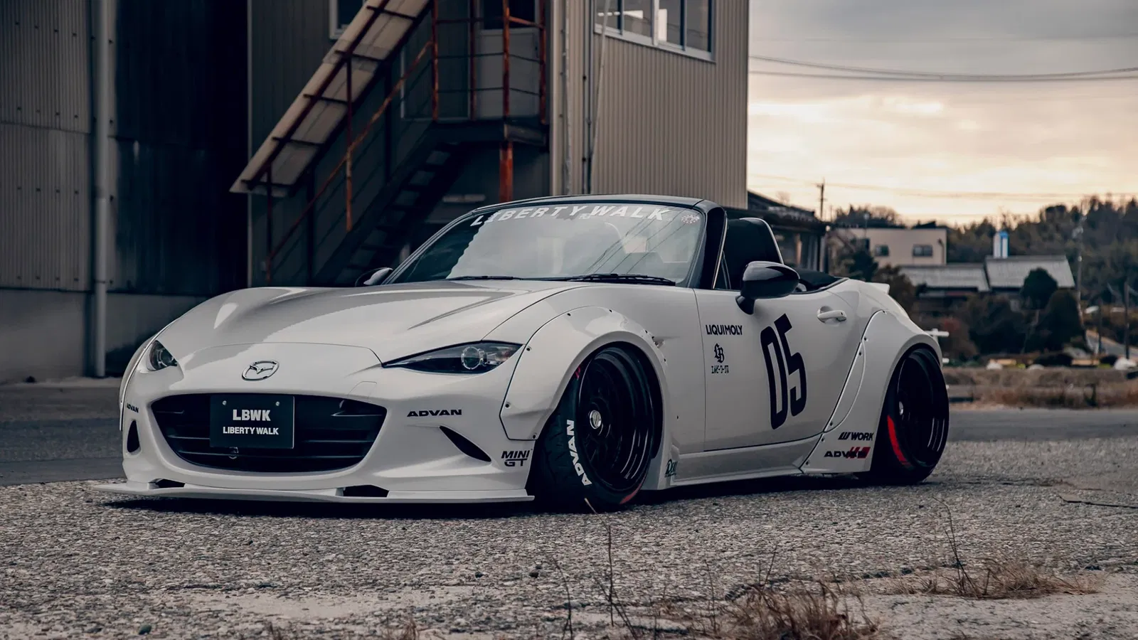 Liberty Walk Mazda MX-5 - front