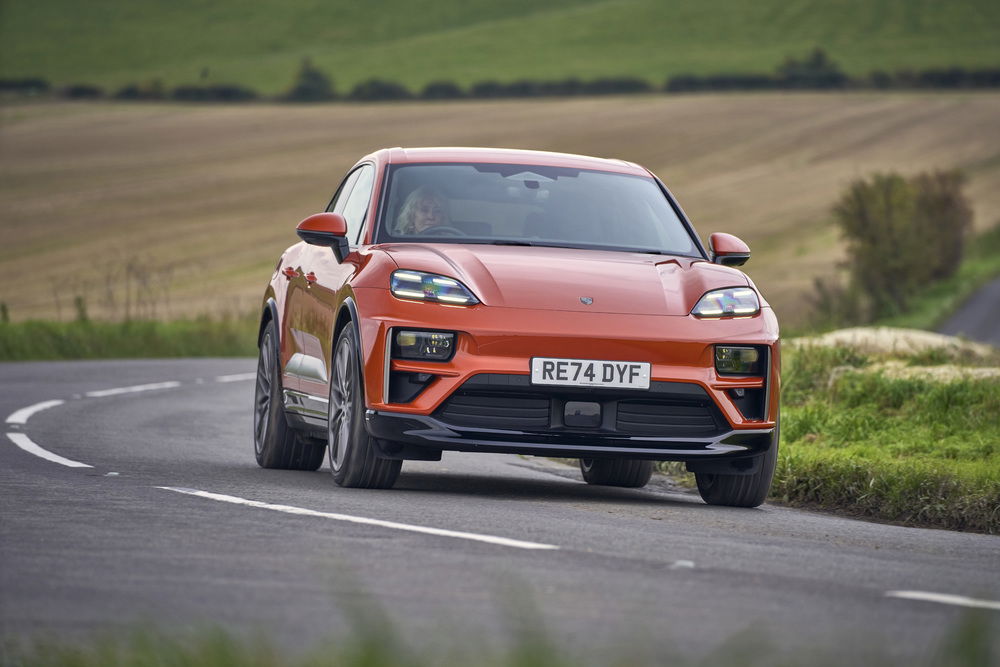Porsche Macan Turbo EV - front
