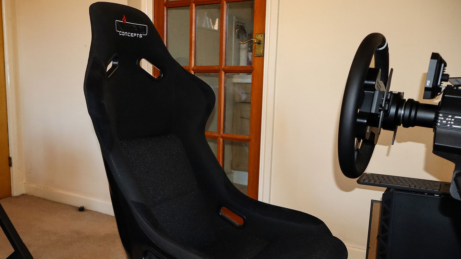 Nitro Concepts R300
