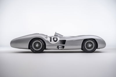 Mercedes-Benz W196 R Stromlinienwagen - side