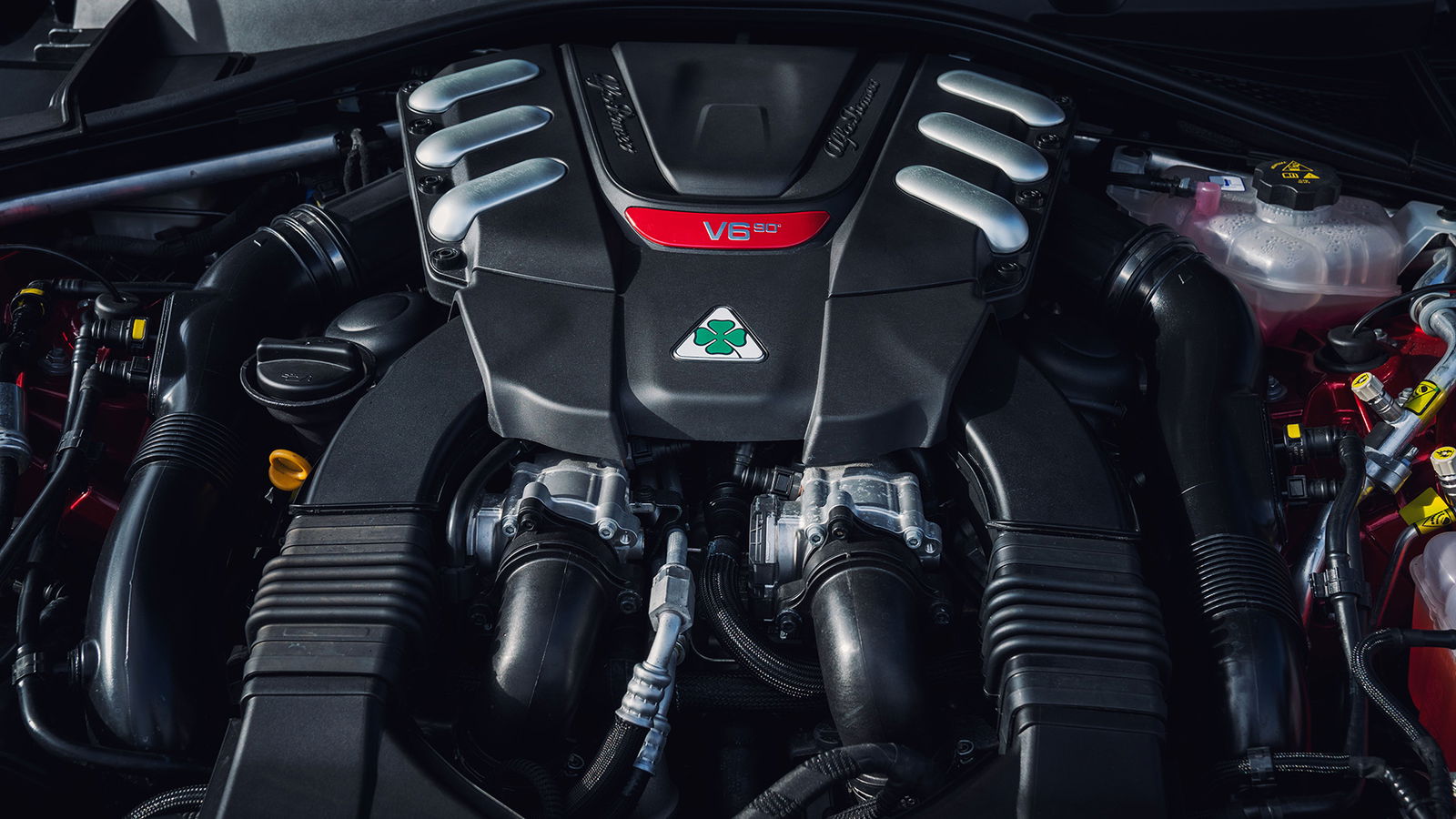 Transverse vs Longitudinal Engines: Which Is Better?