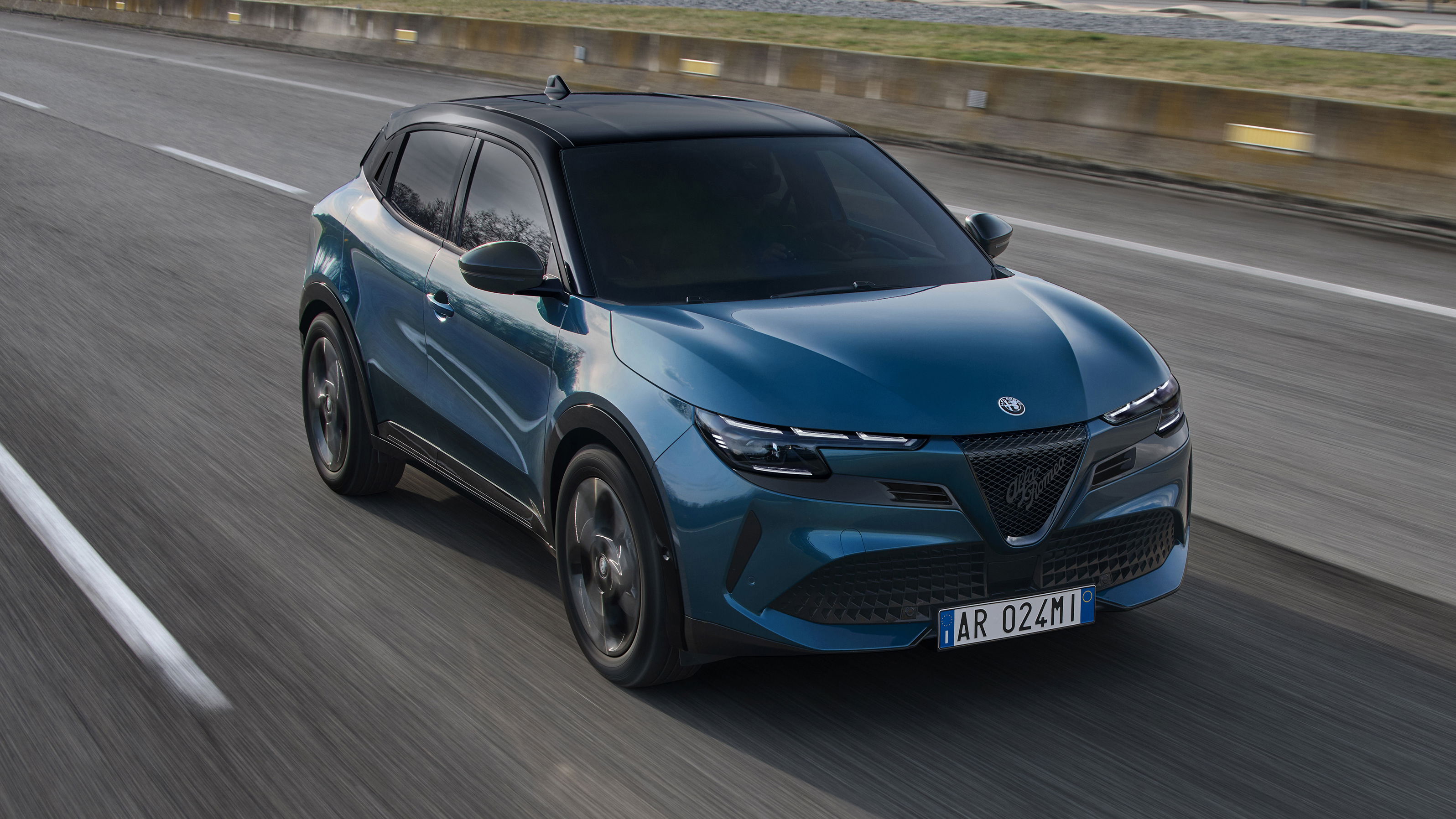 Alfa Romeo Junior Ibrida - front