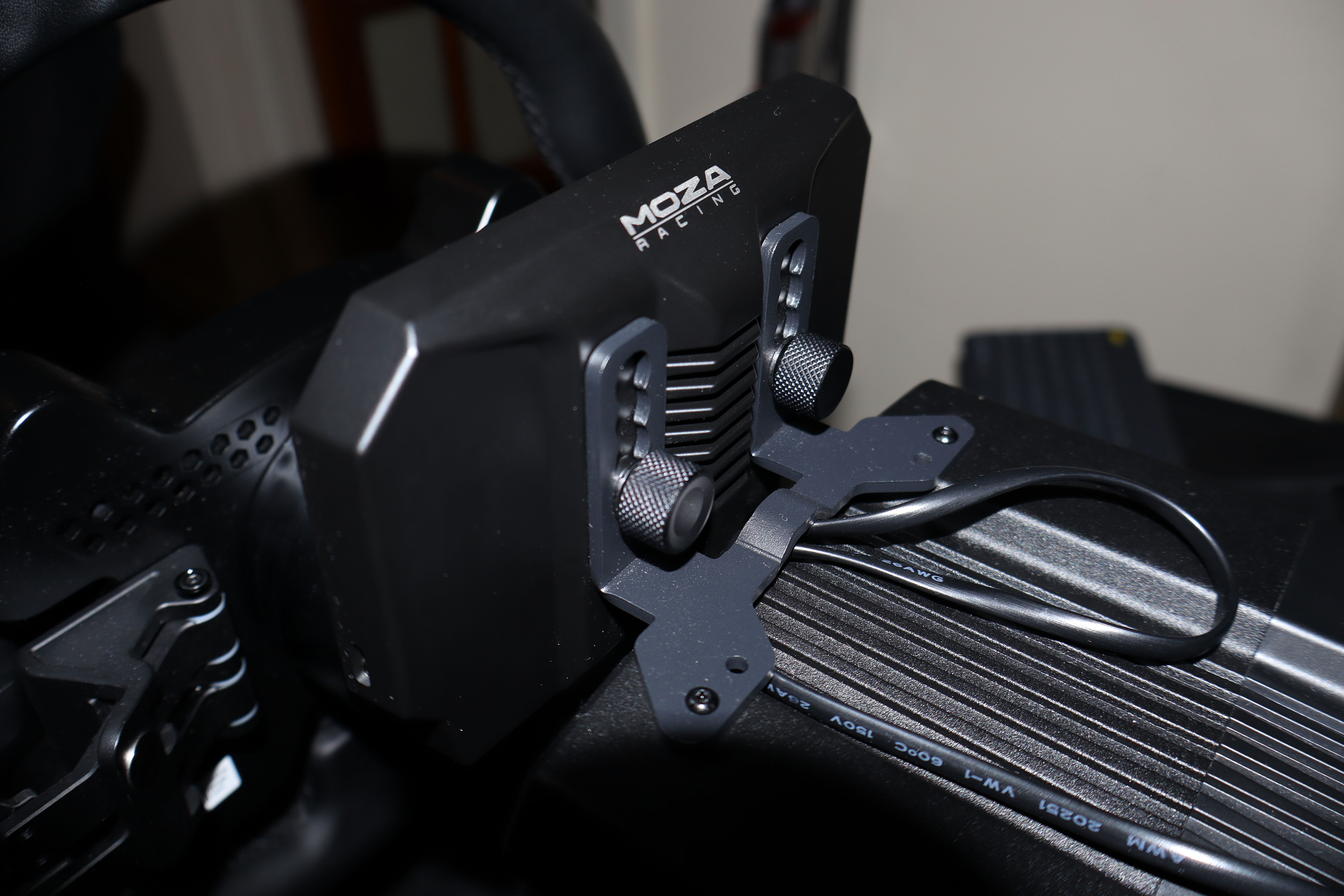 Moza CM2 sim racing dash