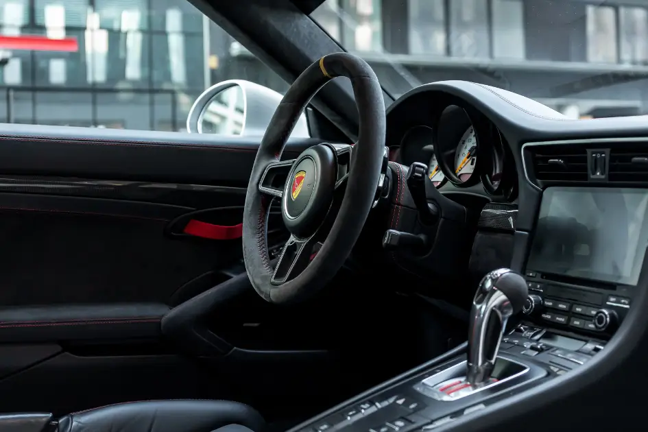 Manhart TR 950 - interior