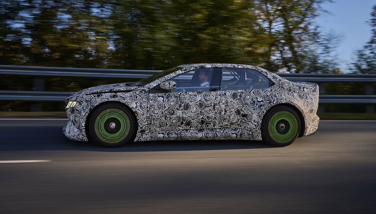 BMW Vision Driving Experience - side