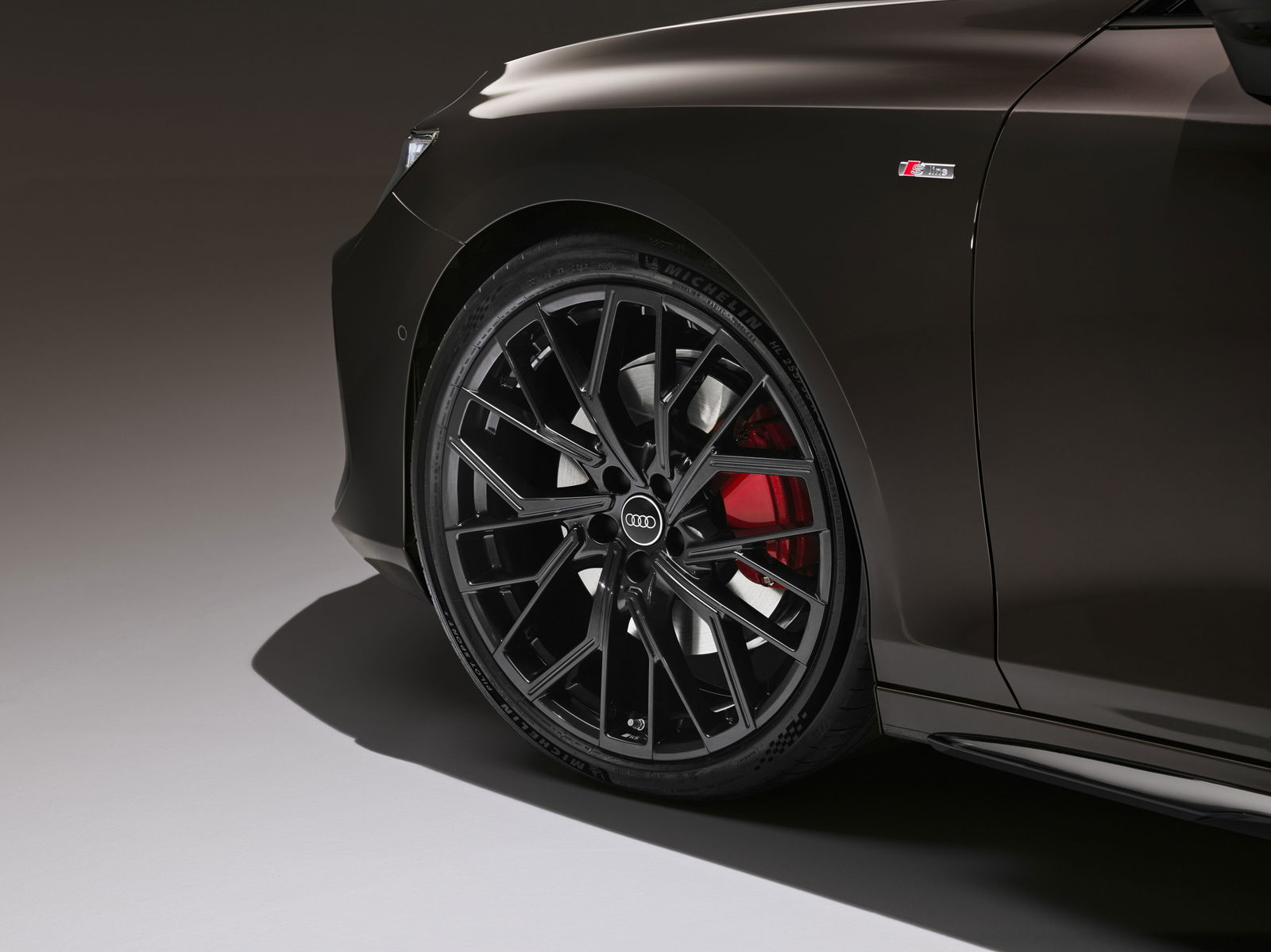 2025 Audi A6 Avant - side detail