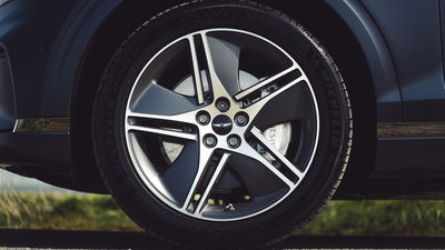 2025 Genesis Electrified GV70, new wheels