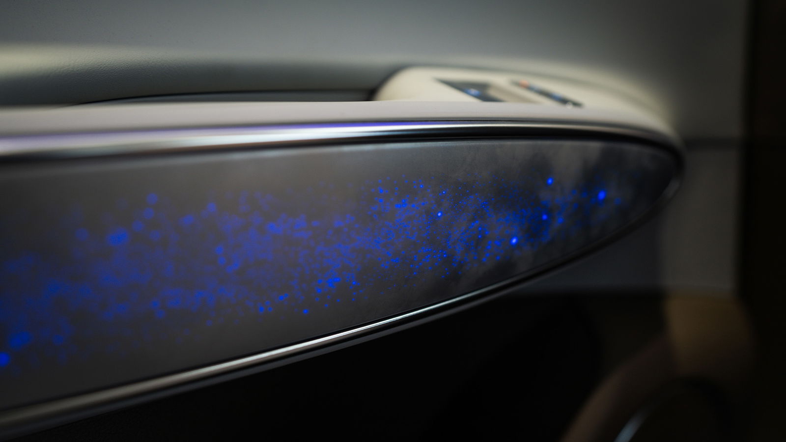 2025 Genesis Electrified GV70, Milky Way lighting
