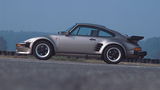 Porsche 911 Turbo Flachbau - side