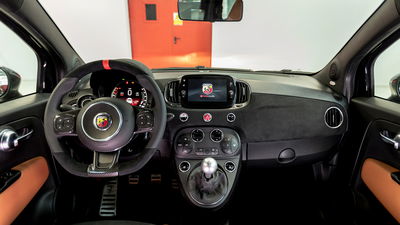Abarth 695 Club Italia, interior
