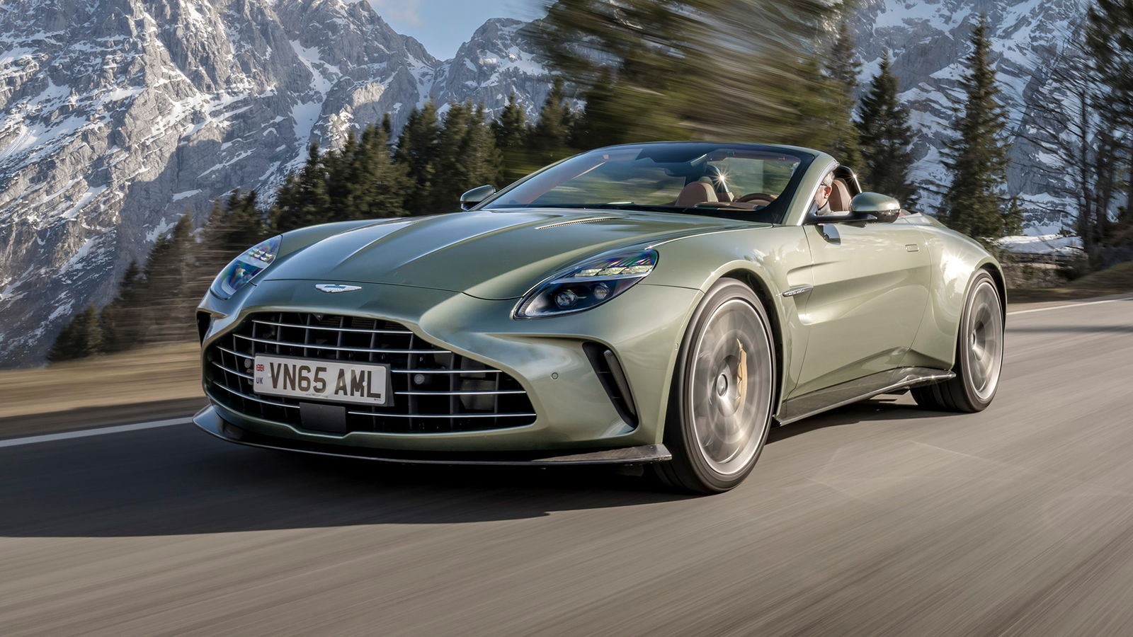 Aston Martin Vantage Roadster, front