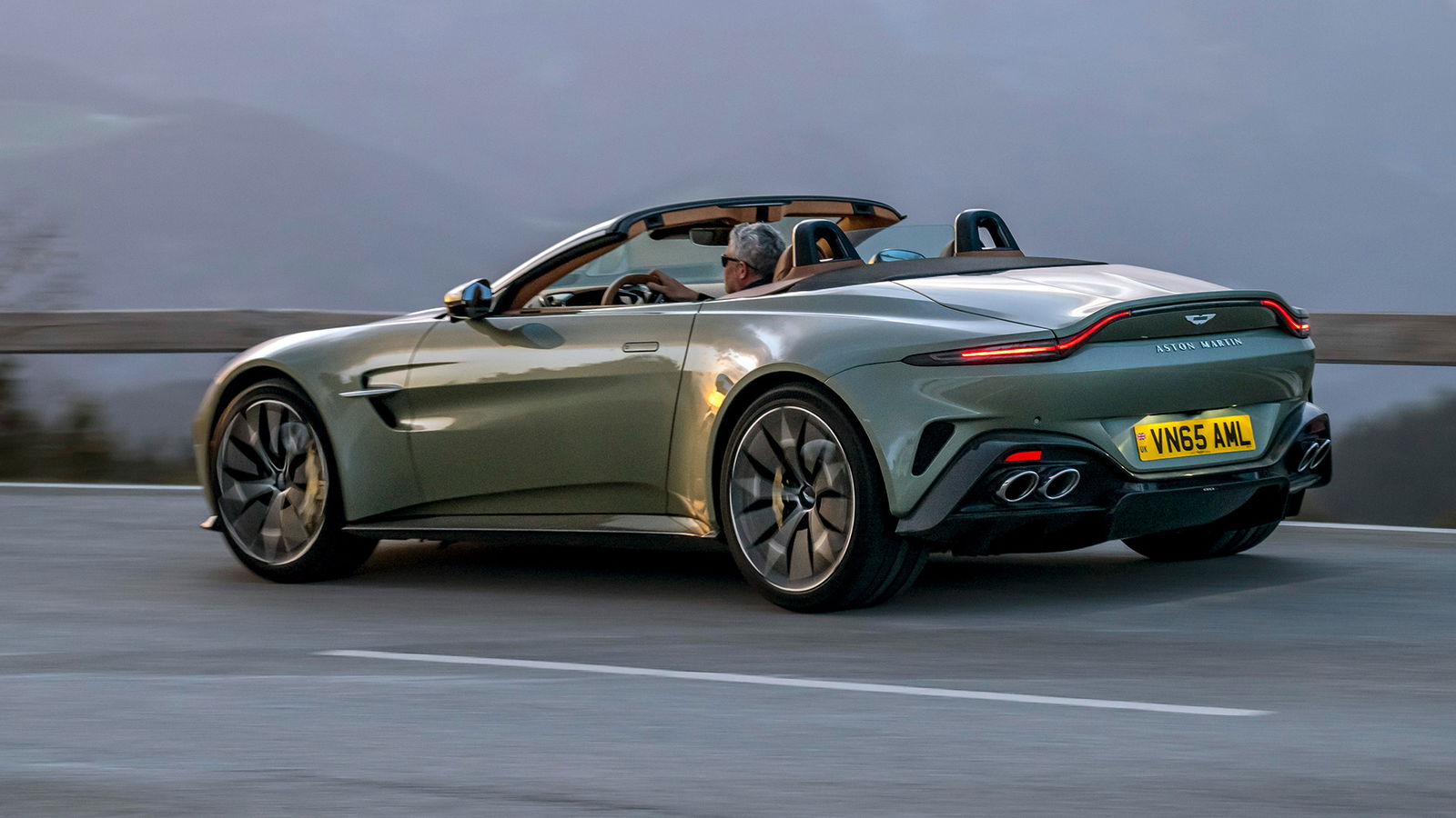 Aston Martin Vantage Roadster, rear