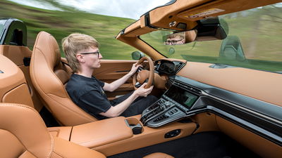 Aston Martin Vantage Roadster, driving