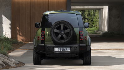 2026 Land Rover Defender 110 - rear