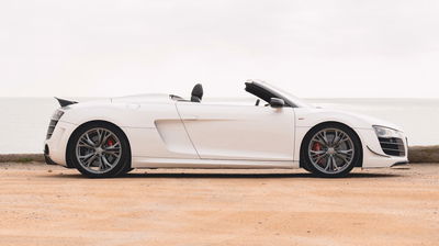 Audi R8 GT Spyder, side