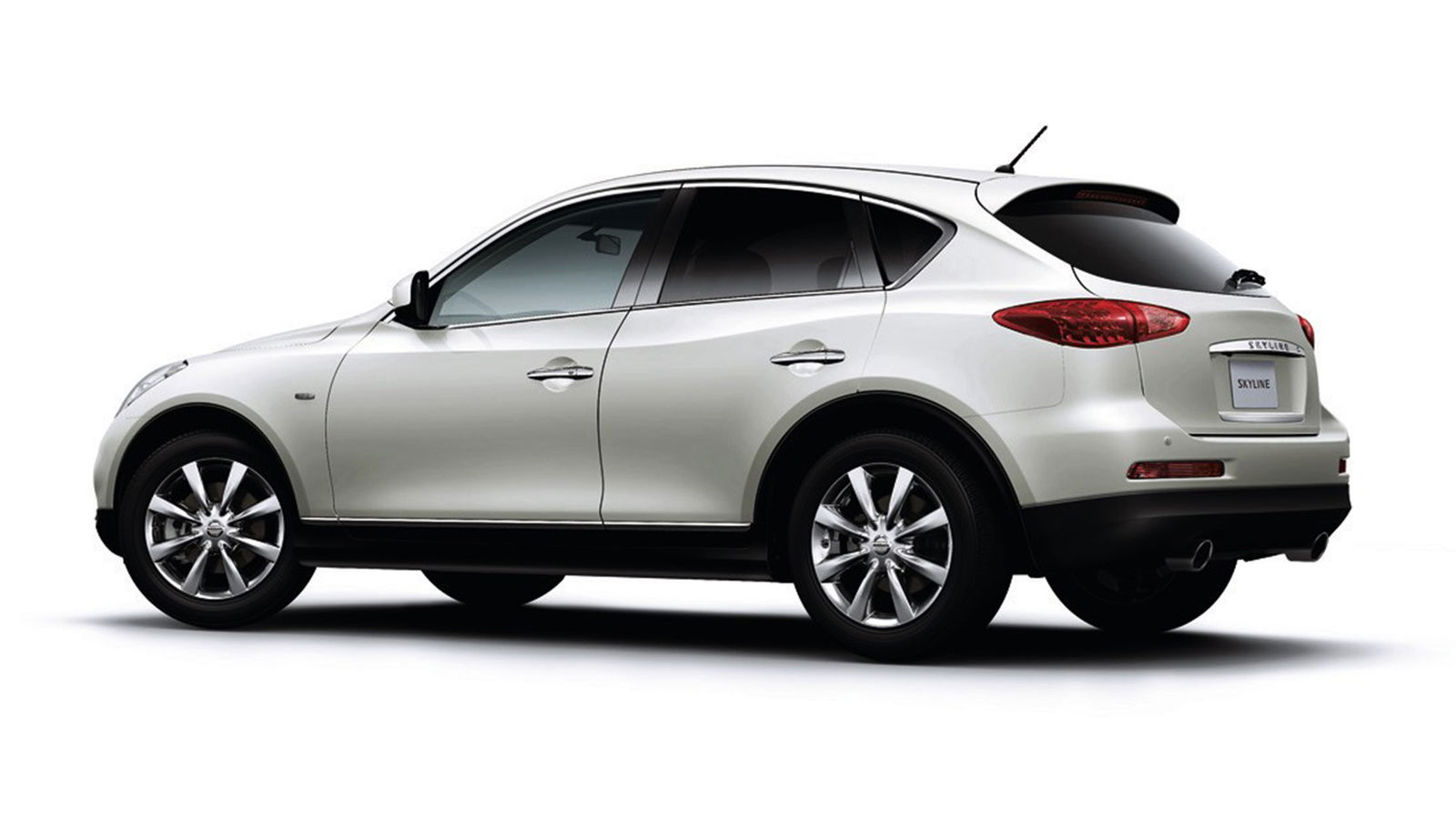 Nissan Skyline Crossover, rear