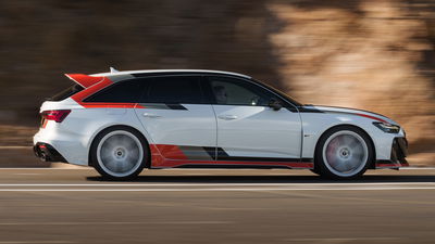 Audi RS6 GT, side