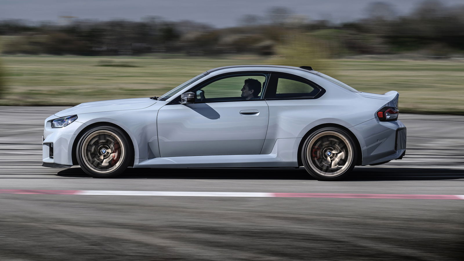 BMW M2 CS - side