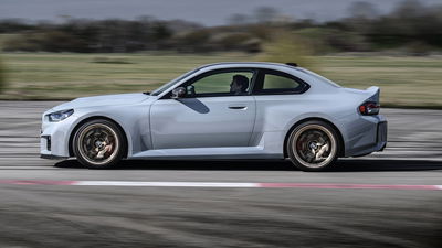 BMW M2 CS - side