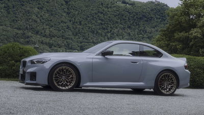 BMW M2 CS - side