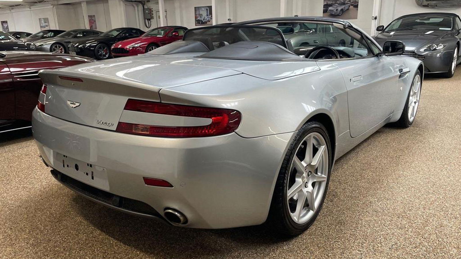 Aston Martin Vantage Roadster, rear