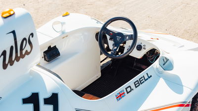 Porsche 936 Junior, cabin