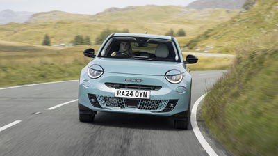 Fiat 600 Hybrid - front, driving